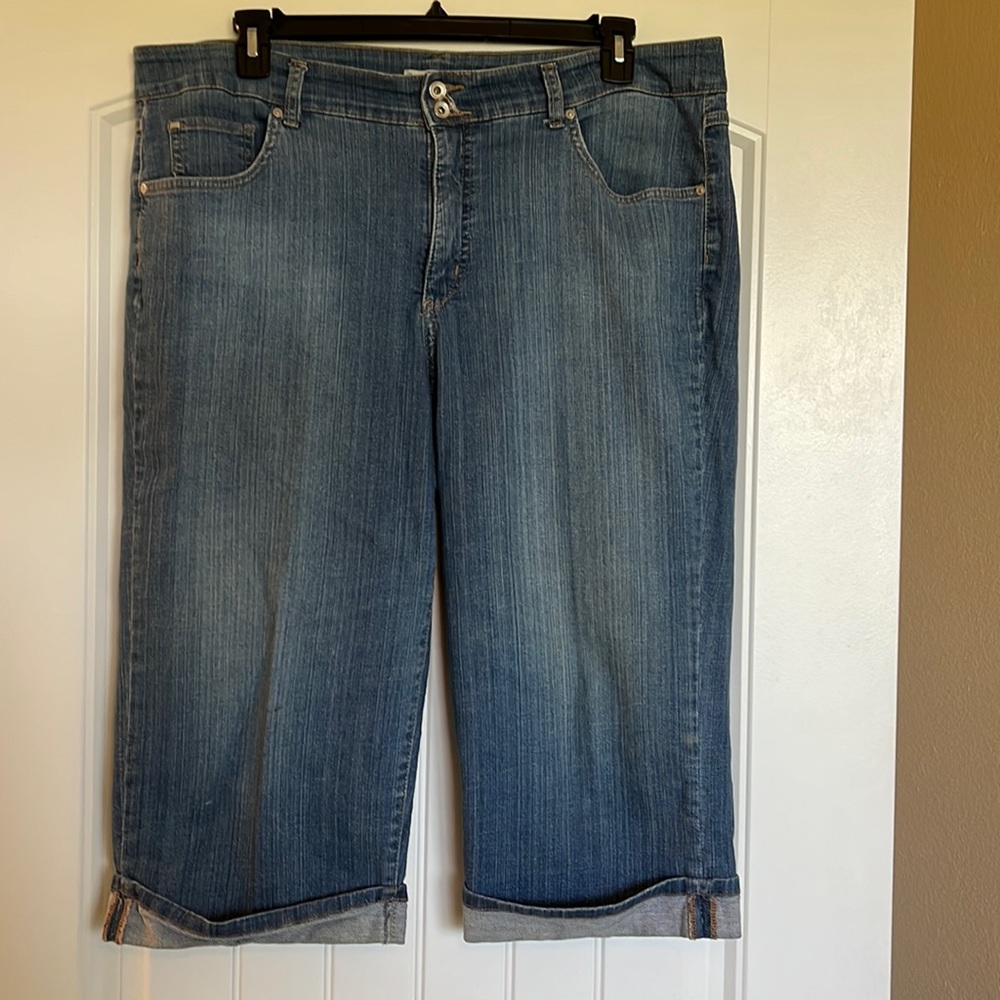 BandolinoBlu denim capri pants